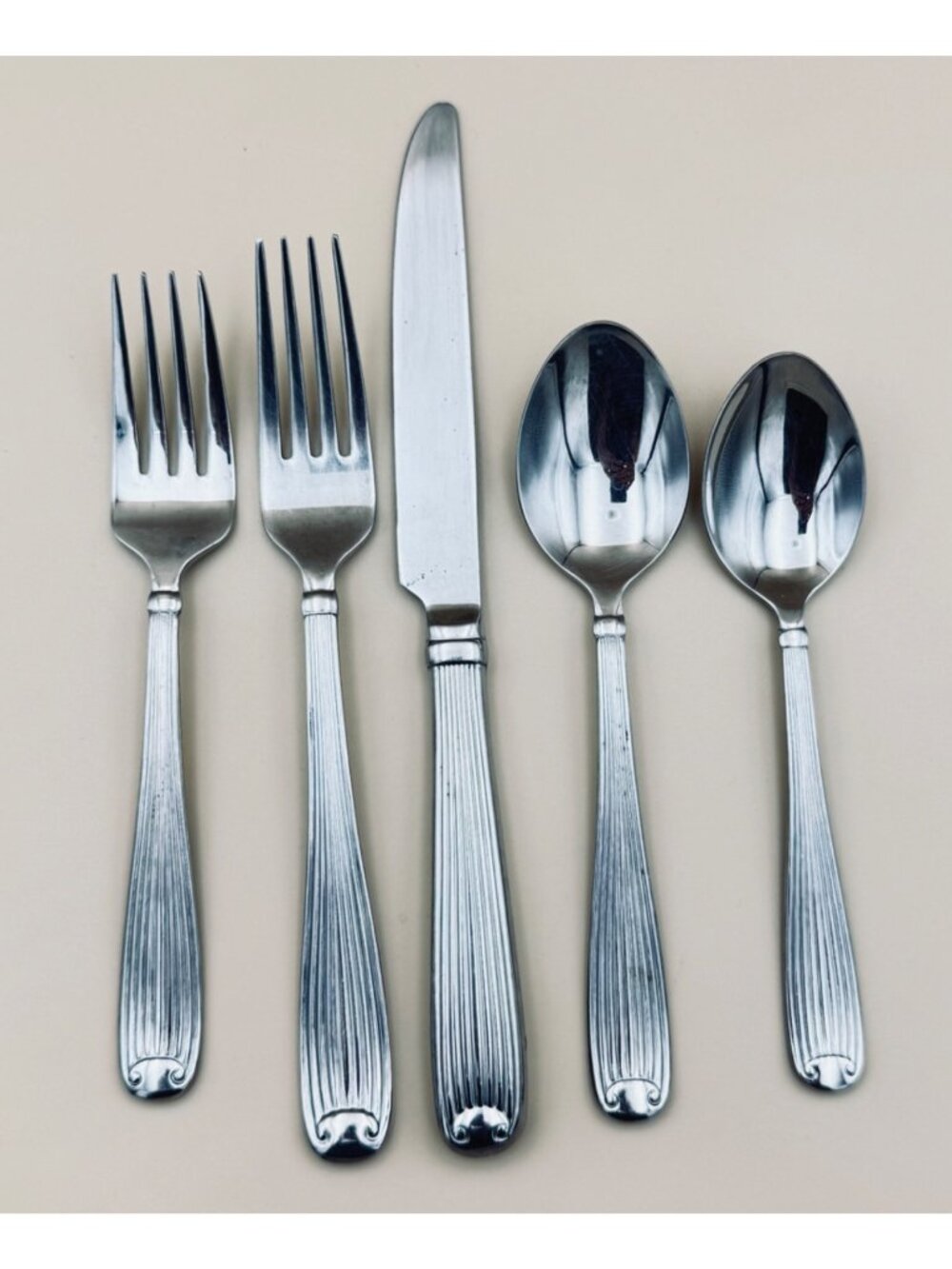 Reed & Barton FLUTED SCROLL 5 Piece Place Setting Stainless Steel